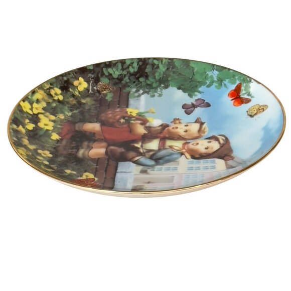 M.J. Hummel "Surprise" Little Companions Collector Plate The Danbury Mint - Picture 5 of 10